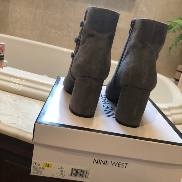 Gray suede Nine West booties size 9 1/2 - Picture 5 of 6